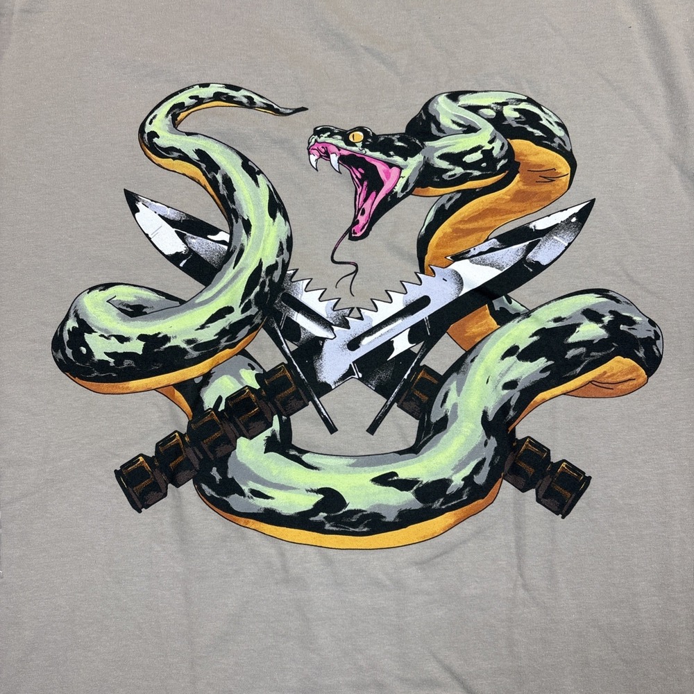 NWT Under Armour Size XL Men's Freedom Snake Knife Cotton Desert Sand T-Shirt‎